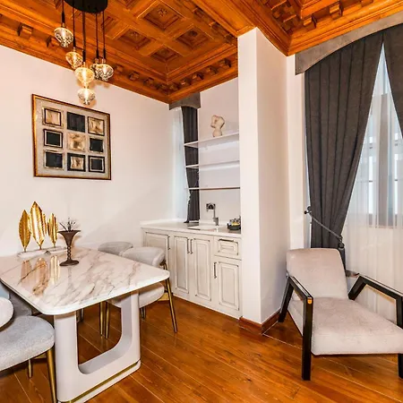 Istanbul Hotel Apartmán *
